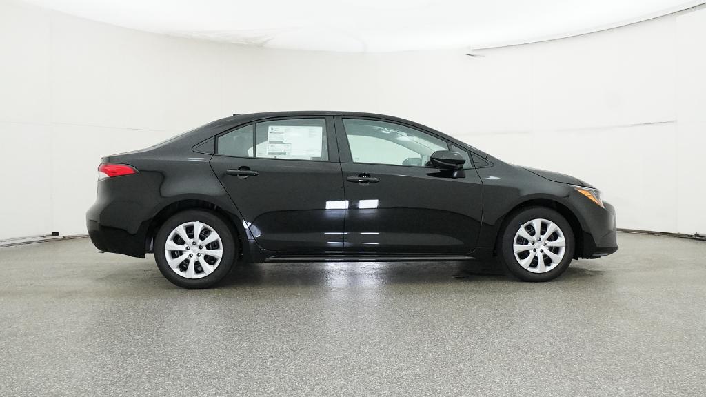 2025 Toyota Corolla LE photo 24