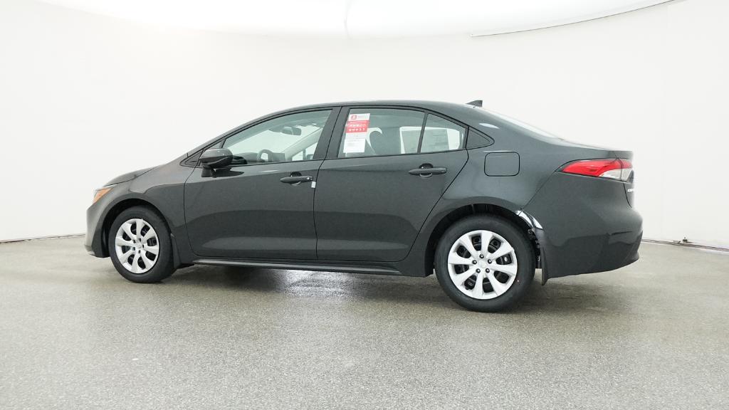 2025 Toyota Corolla LE photo 5
