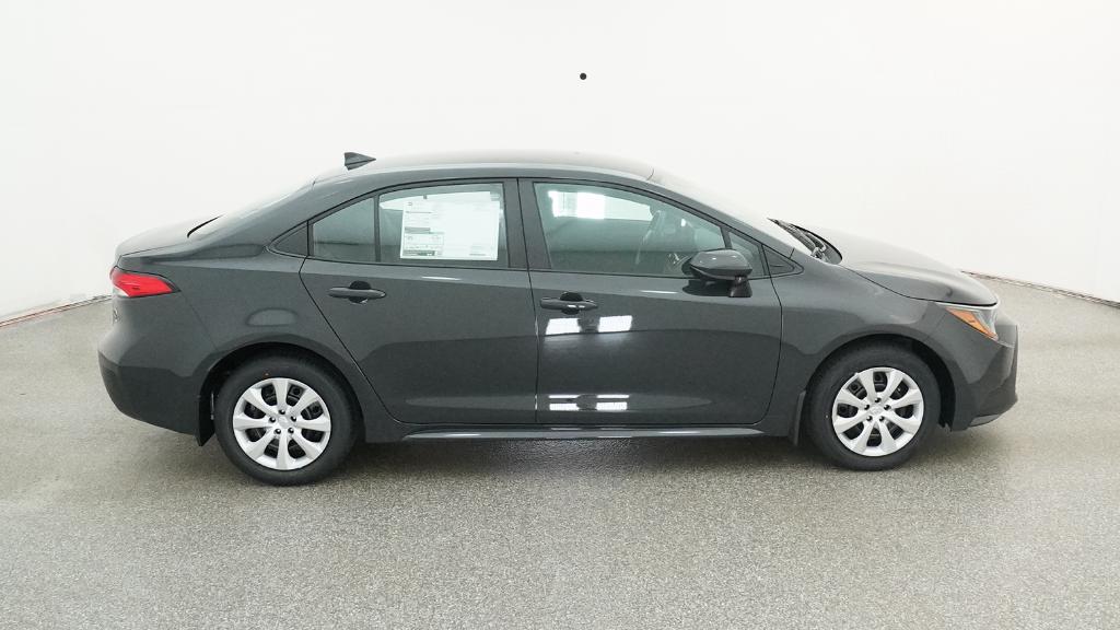 2025 Toyota Corolla LE photo 4