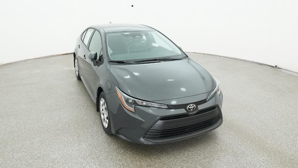 2025 Toyota Corolla LE photo 3