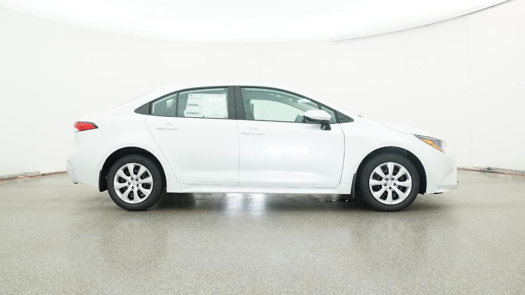 2025 Toyota Corolla LE photo 6