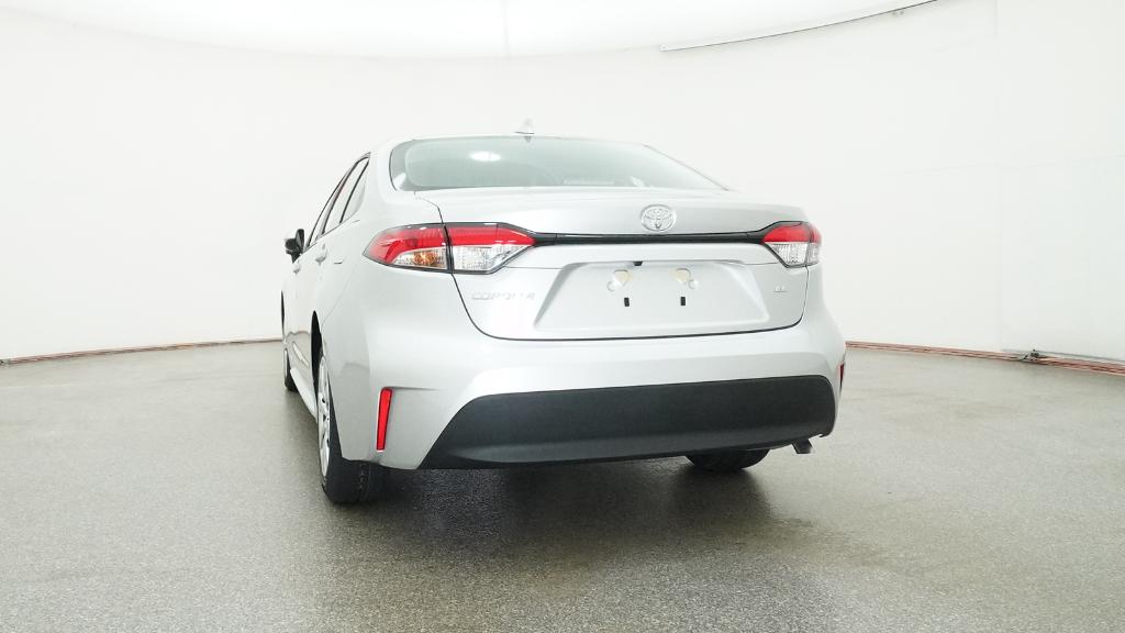 2025 Toyota Corolla LE photo 13