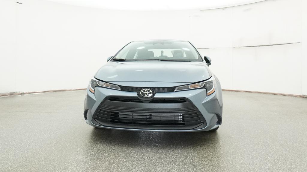 2025 Toyota Corolla LE photo 3