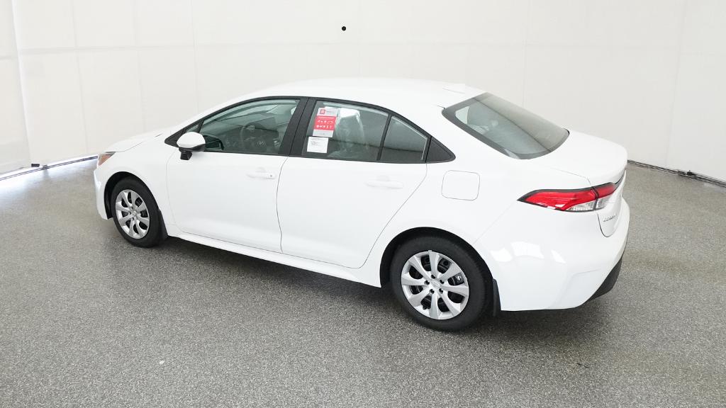 2025 Toyota Corolla LE photo 10