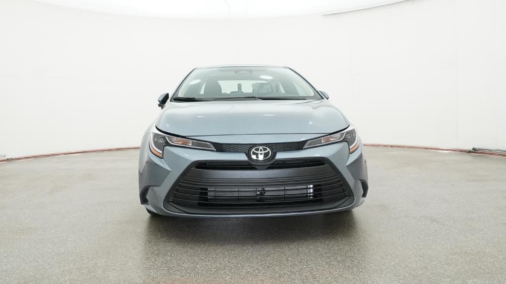 2025 Toyota Corolla LE photo 3