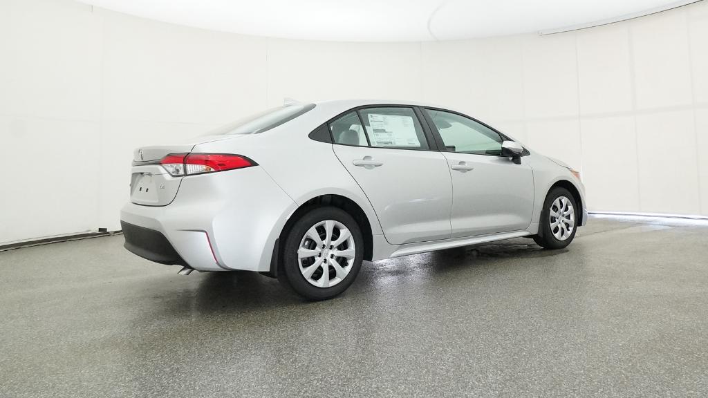 2025 Toyota Corolla LE photo 4