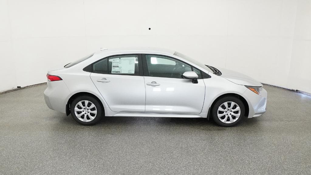 2025 Toyota Corolla LE photo 15
