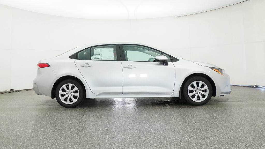 2025 Toyota Corolla LE photo 12