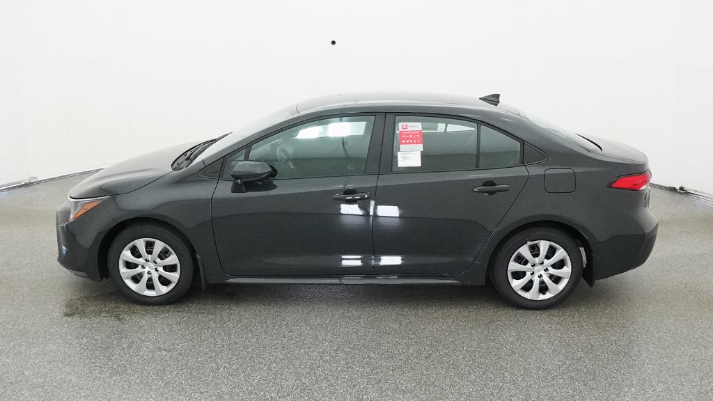 2025 Toyota Corolla LE photo 9