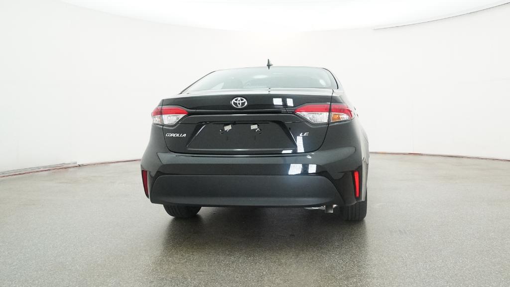 2025 Toyota Corolla LE photo 3