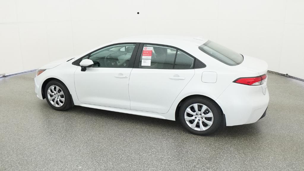 2025 Toyota Corolla LE photo 9