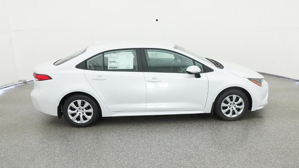 2025 Toyota Corolla LE photo 23