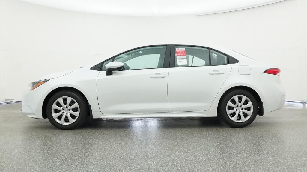 2025 Toyota Corolla LE photo 8