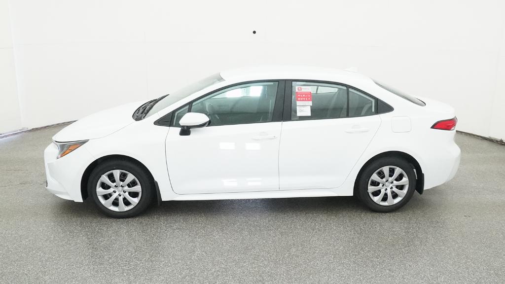 2026 Toyota Corolla LE photo 5