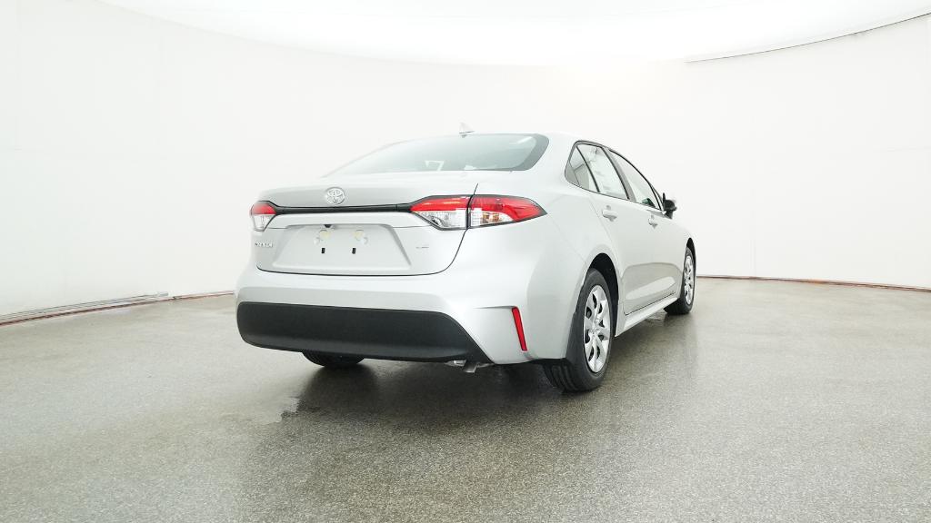 2026 Toyota Corolla LE photo 4