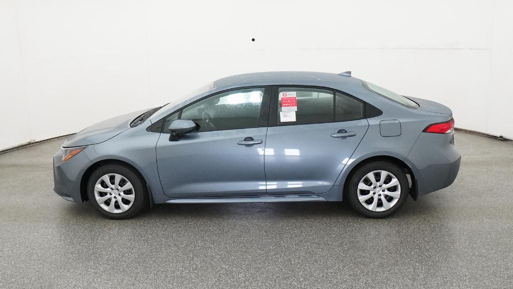 2026 Toyota Corolla LE photo 9