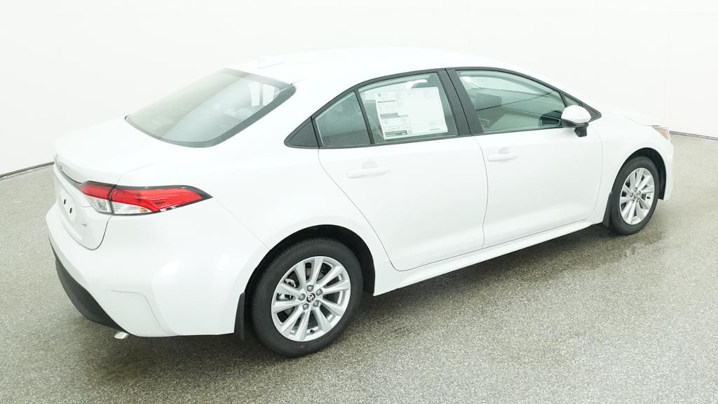 New 2026 Wind Chill Pearl <sup>1</sup> Toyota  LE image 18