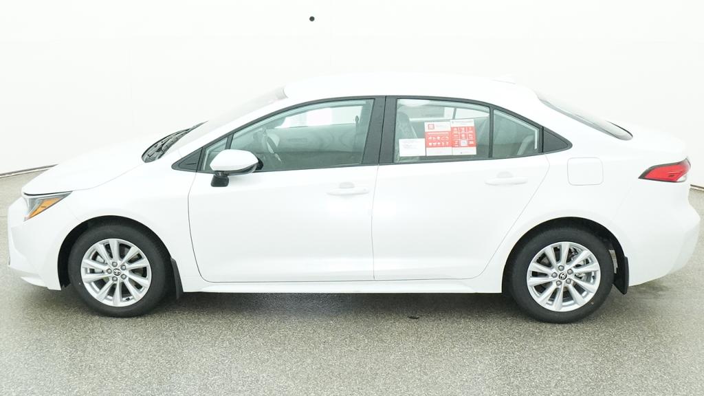 New 2026 Wind Chill Pearl <sup>1</sup> Toyota  LE image 3