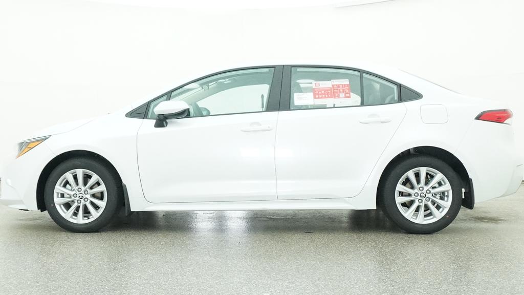 New 2026 Wind Chill Pearl <sup>1</sup> Toyota  LE image 2