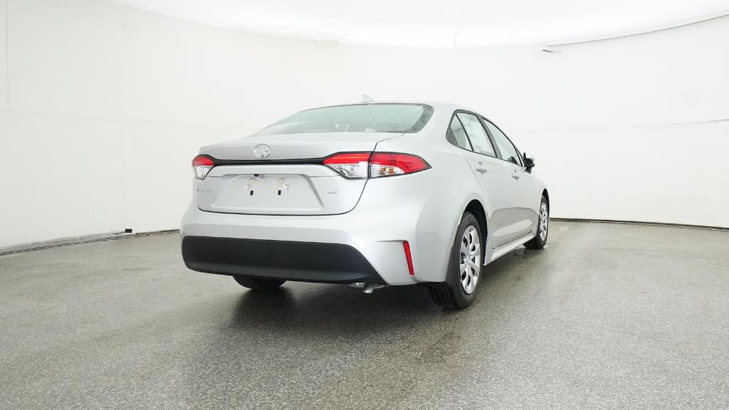 2026 Toyota Corolla LE photo 18