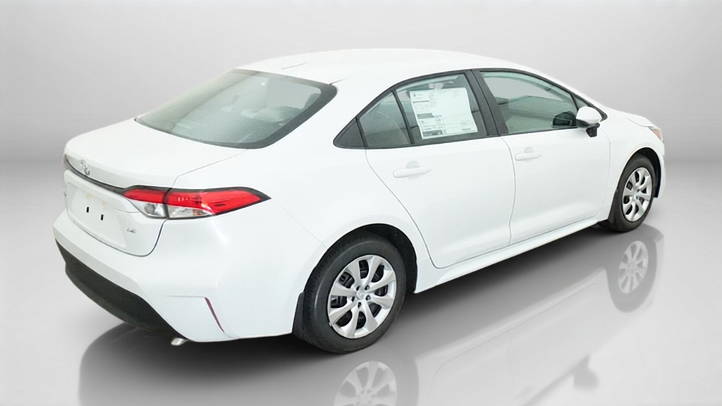 New 2026 Wind Chill Pearl <sup>1</sup> Toyota  LE image 9