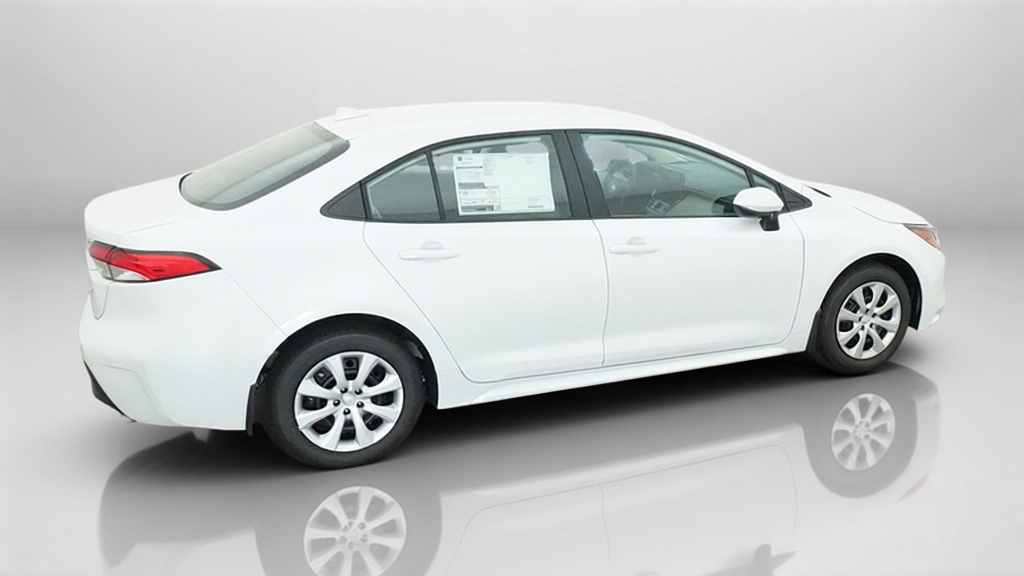 New 2026 Wind Chill Pearl <sup>1</sup> Toyota  LE image 8
