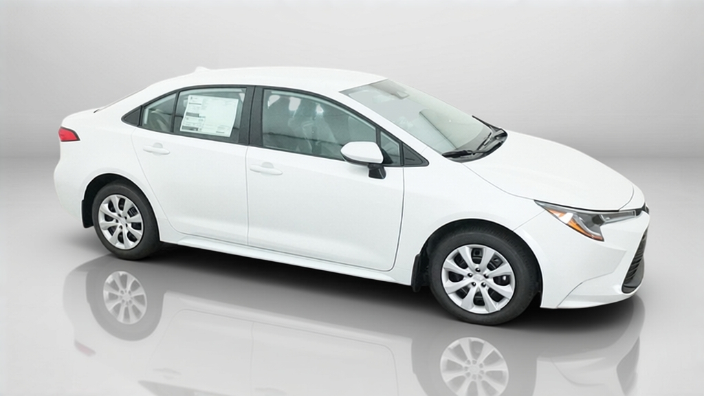 New 2026 Wind Chill Pearl <sup>1</sup> Toyota  LE image 6