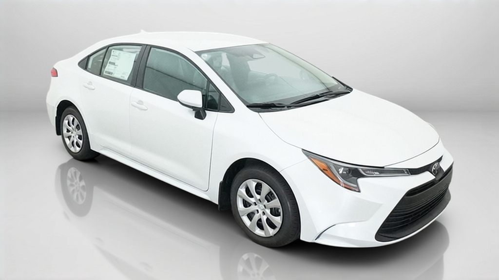 New 2026 Wind Chill Pearl <sup>1</sup> Toyota  LE image 5
