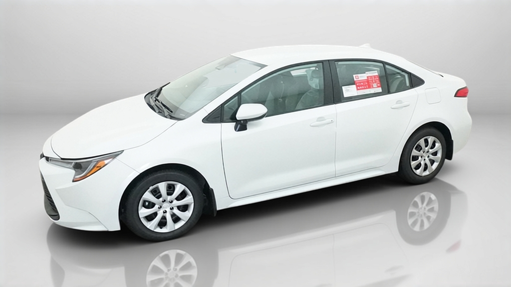 New 2026 Wind Chill Pearl <sup>1</sup> Toyota  LE image 3