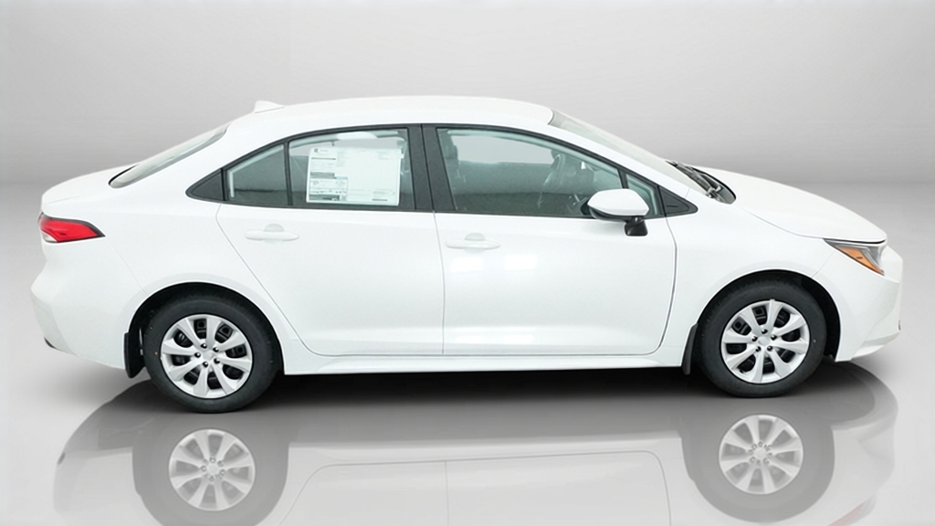 New 2027 Wind Chill Pearl <sup>1</sup> Toyota  LE image 7
