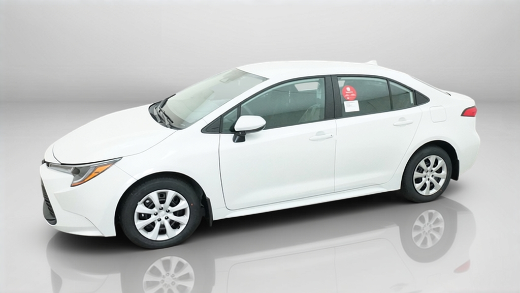 New 2027 Wind Chill Pearl <sup>1</sup> Toyota  LE image 3