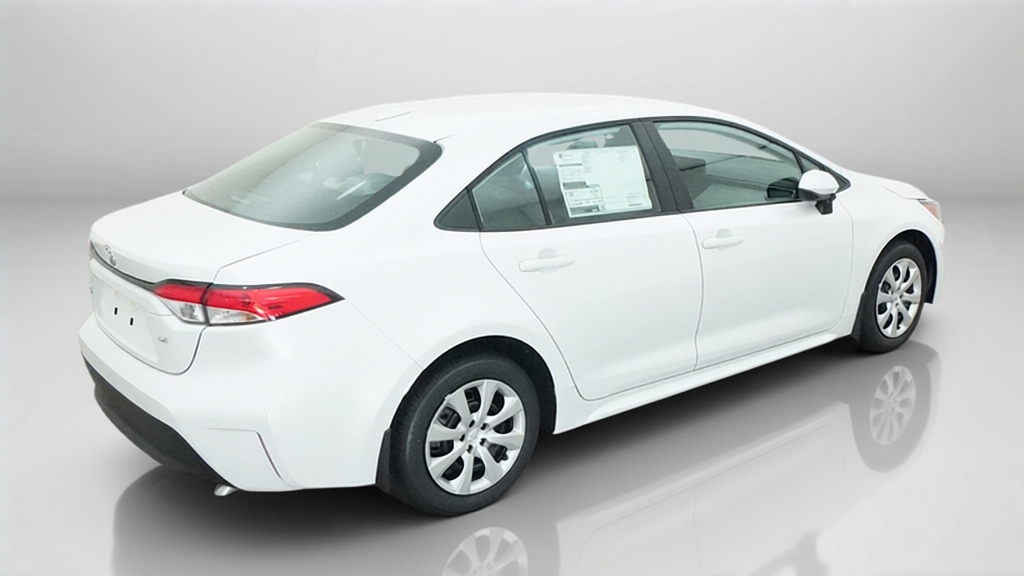 New 2027 Wind Chill Pearl <sup>1</sup> Toyota  LE image 10