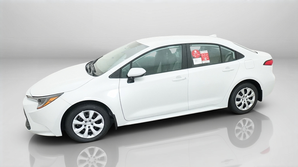 New 2027 Wind Chill Pearl <sup>1</sup> Toyota  LE image 4