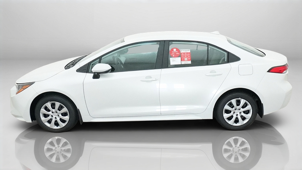 New 2027 Wind Chill Pearl <sup>1</sup> Toyota  LE image 3