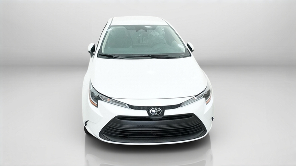 New 2027 Wind Chill Pearl Toyota LE image 36