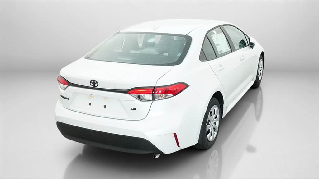 New 2027 Wind Chill Pearl Toyota LE image 31