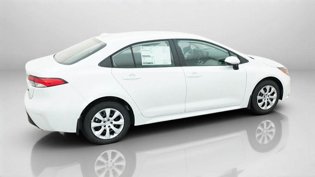 New 2027 Wind Chill Pearl Toyota LE image 28