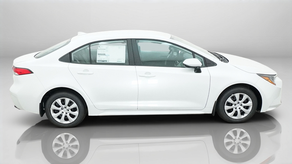 New 2027 Wind Chill Pearl <sup>1</sup> Toyota  LE image 7