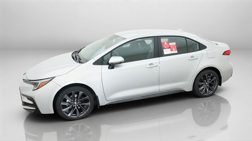 2027 Toyota Corolla SE 4dr Car Slide 3