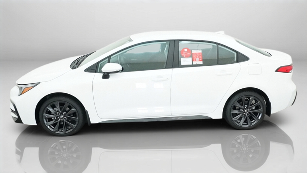 2027 Toyota Corolla SE 4dr Car Slide 3