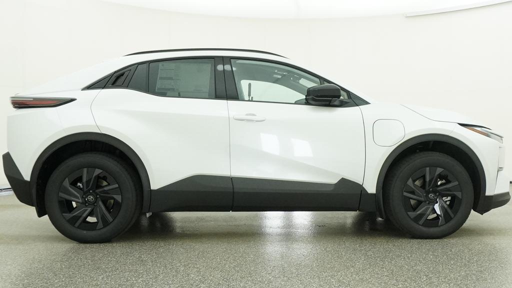 New 2026 Wind Chill Pearl Toyota SE image 33