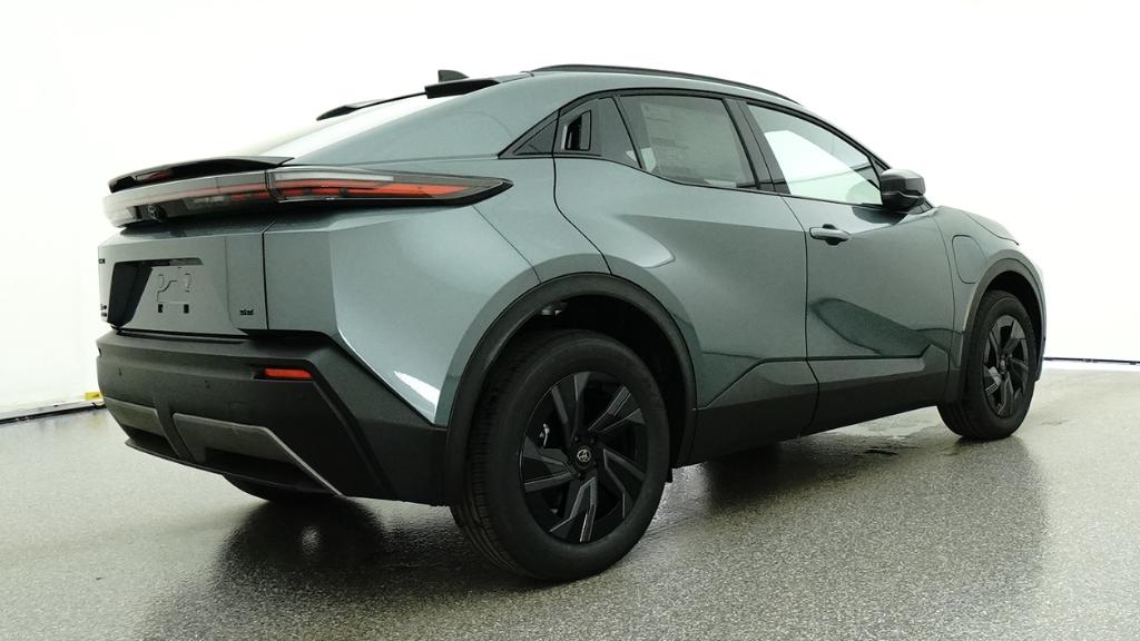 New 2026 Overcast Toyota  SE image 17