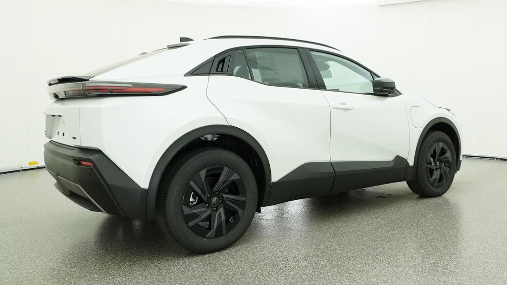 New 2026 Wind Chill Pearl <sup>1</sup> Toyota  SE image 45