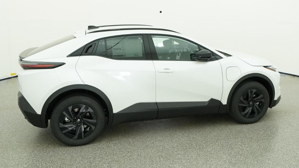 New 2026 Wind Chill Pearl <sup>1</sup> Toyota  SE image 40