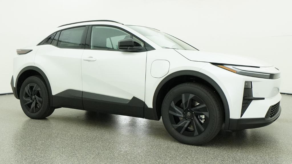 New 2026 Wind Chill Pearl <sup>1</sup> Toyota  SE image 44