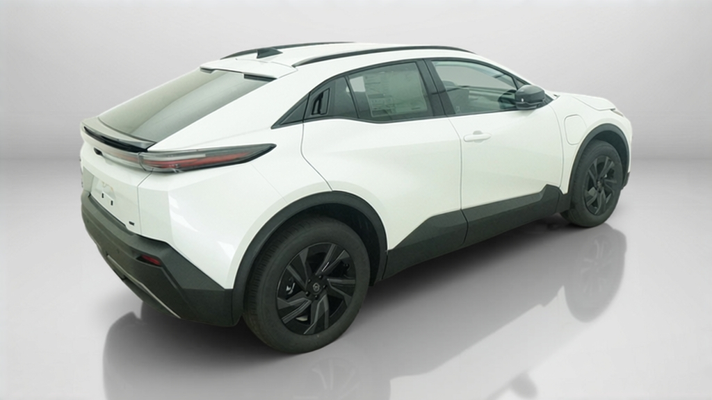 New 2026 Wind Chill Pearl <sup>1</sup> Toyota  SE image 28