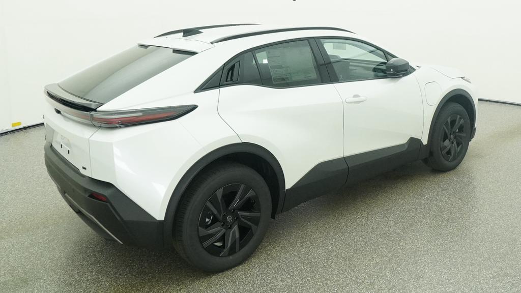 New 2026 Wind Chill Pearl <sup>1</sup> Toyota  SE image 37
