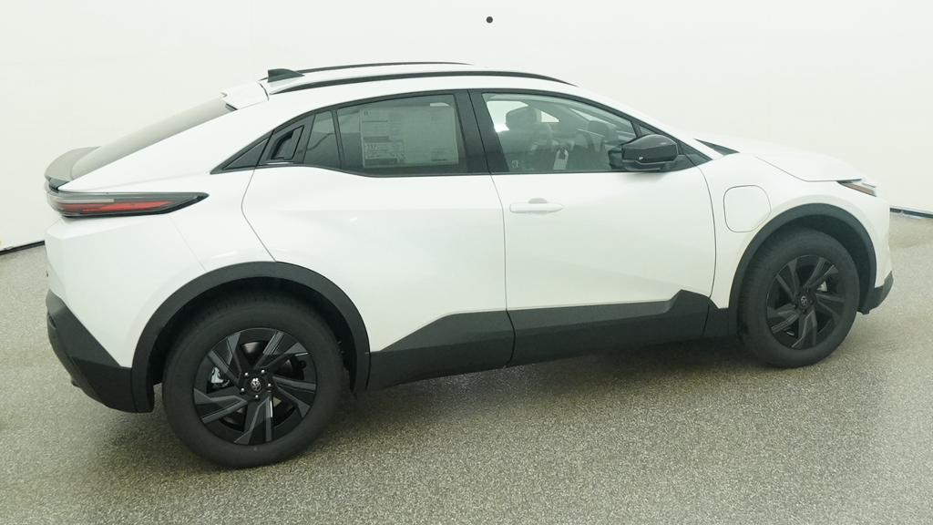 New 2026 Wind Chill Pearl <sup>1</sup> Toyota  SE image 35