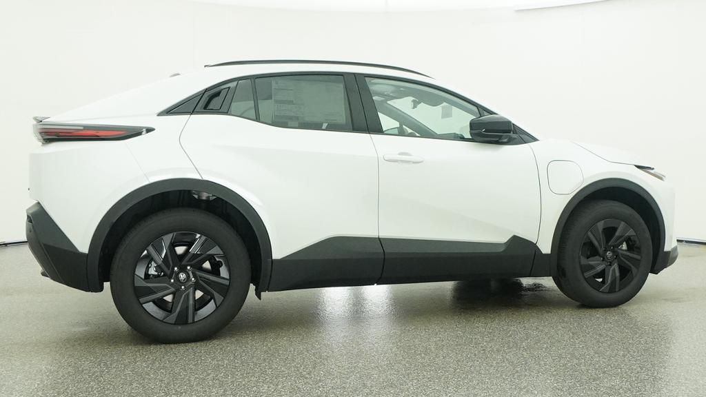 New 2026 Wind Chill Pearl <sup>1</sup> Toyota  SE image 34