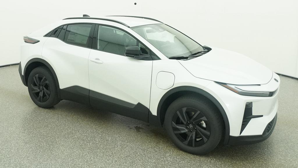 New 2026 Wind Chill Pearl <sup>1</sup> Toyota  SE image 31